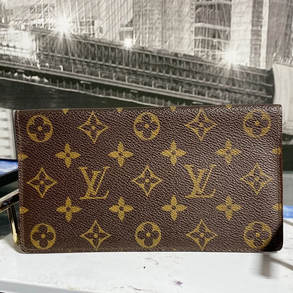 Authentic Louis Vuitton Monogram Checkbook/Phone Continental Wallet - Picture 3 of 16